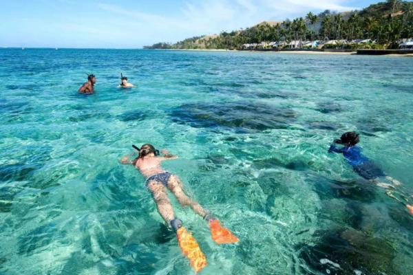 Вилла Mana Lagoon Backpackers Экстерьер фото