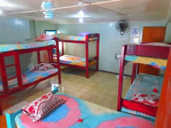 Вилла Mana Lagoon Backpackers Экстерьер фото